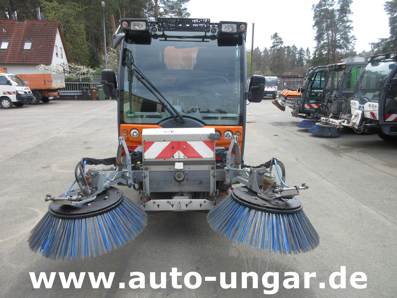 Multicar Tremo X56 4x4 Euro 5 Bj. 2015 Trilety TXK Kehr-Aufbau Motorschaden - Municipal/ Special vehicle: picture 2 Multicar Tremo X56 4x4 Euro 5 Bj. 2015 Trilety TXK Kehr-Aufbau Motorschaden - Municipal/ Special vehicle: picture 2