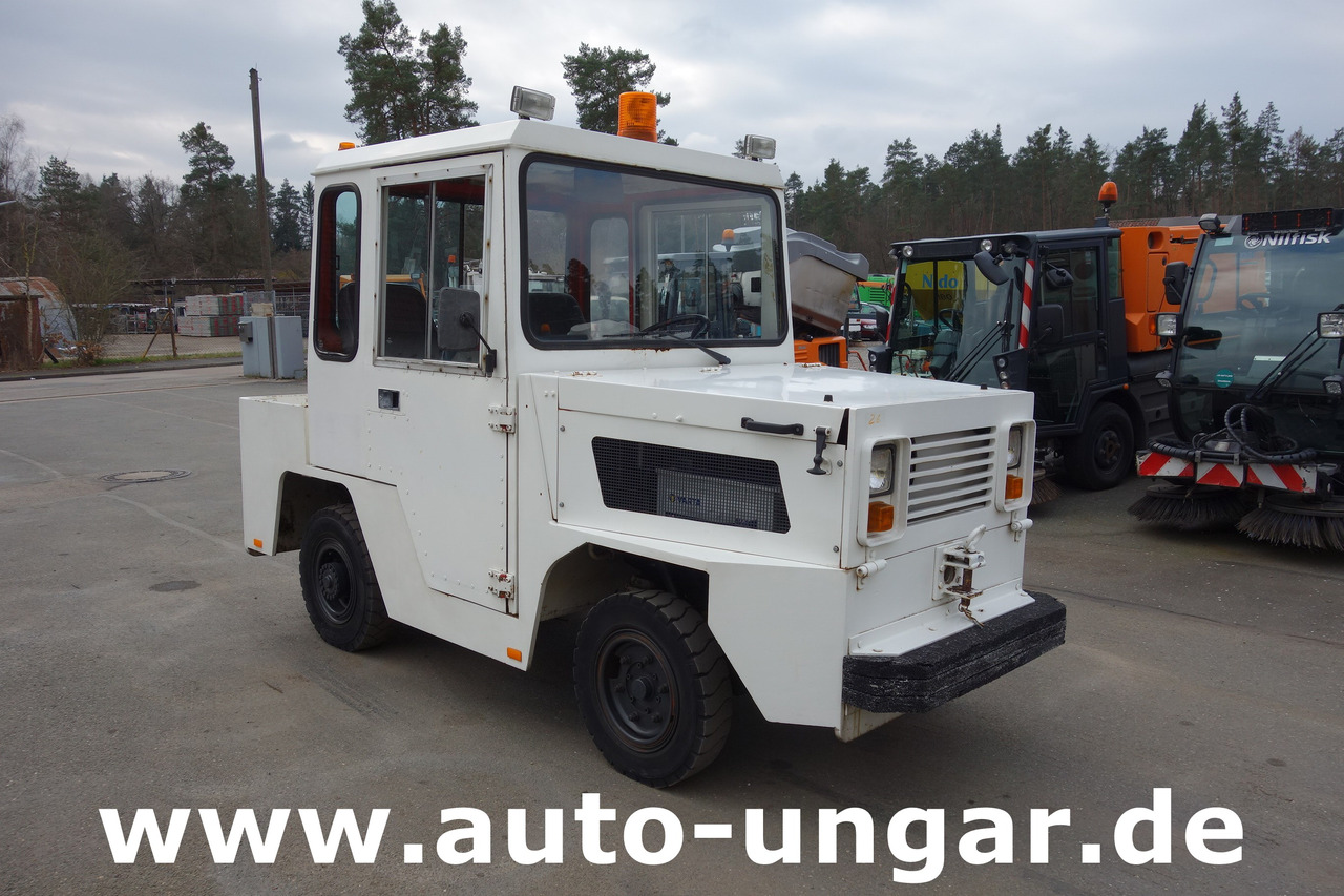 ROFAN ZD44F Jenbacher Pushback Pull - Tractor GSE Gepäckschlepper Industrieschlepper - Baggage tractor: picture 1 ROFAN ZD44F Jenbacher Pushback Pull - Tractor GSE Gepäckschlepper Industrieschlepper - Baggage tractor: picture 1