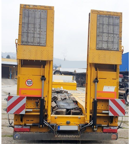 Kässbohrer LB4E - Low loader semi-trailer: picture 3 Kässbohrer LB4E - Low loader semi-trailer: picture 3