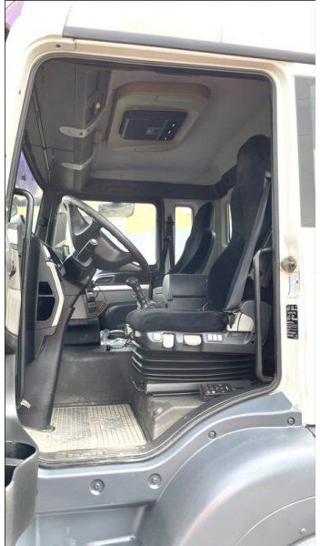 Tractor unit MAN 6x2 TGA 26.360 +17m HMF: picture 11