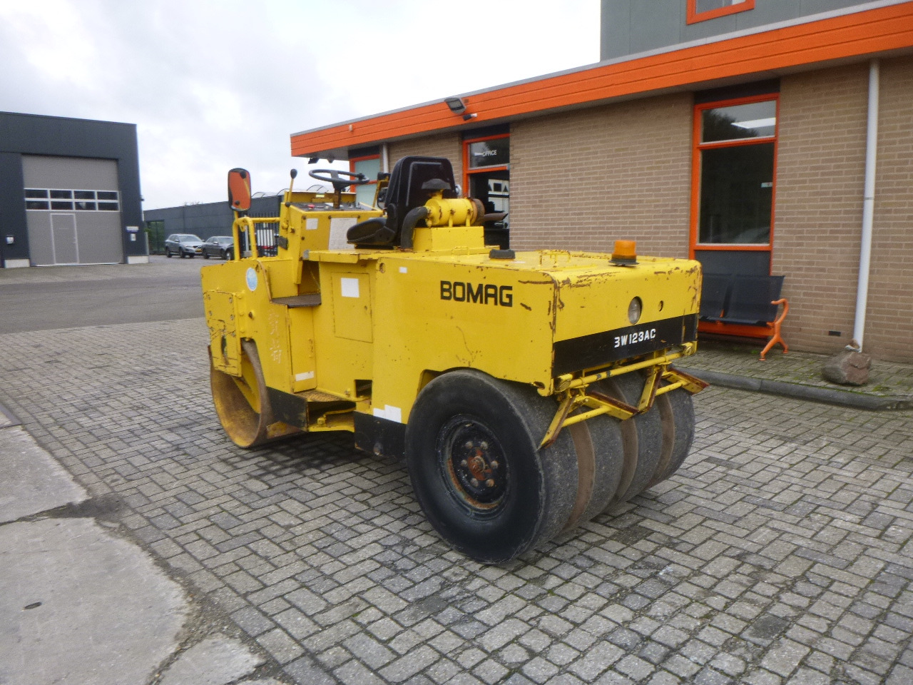 BOMAG BW123AC - Combination roller: picture 2 BOMAG BW123AC - Combination roller: picture 2