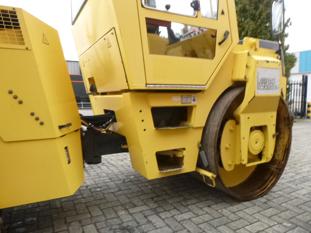 Combination roller BOMAG BW151AC-2: picture 17