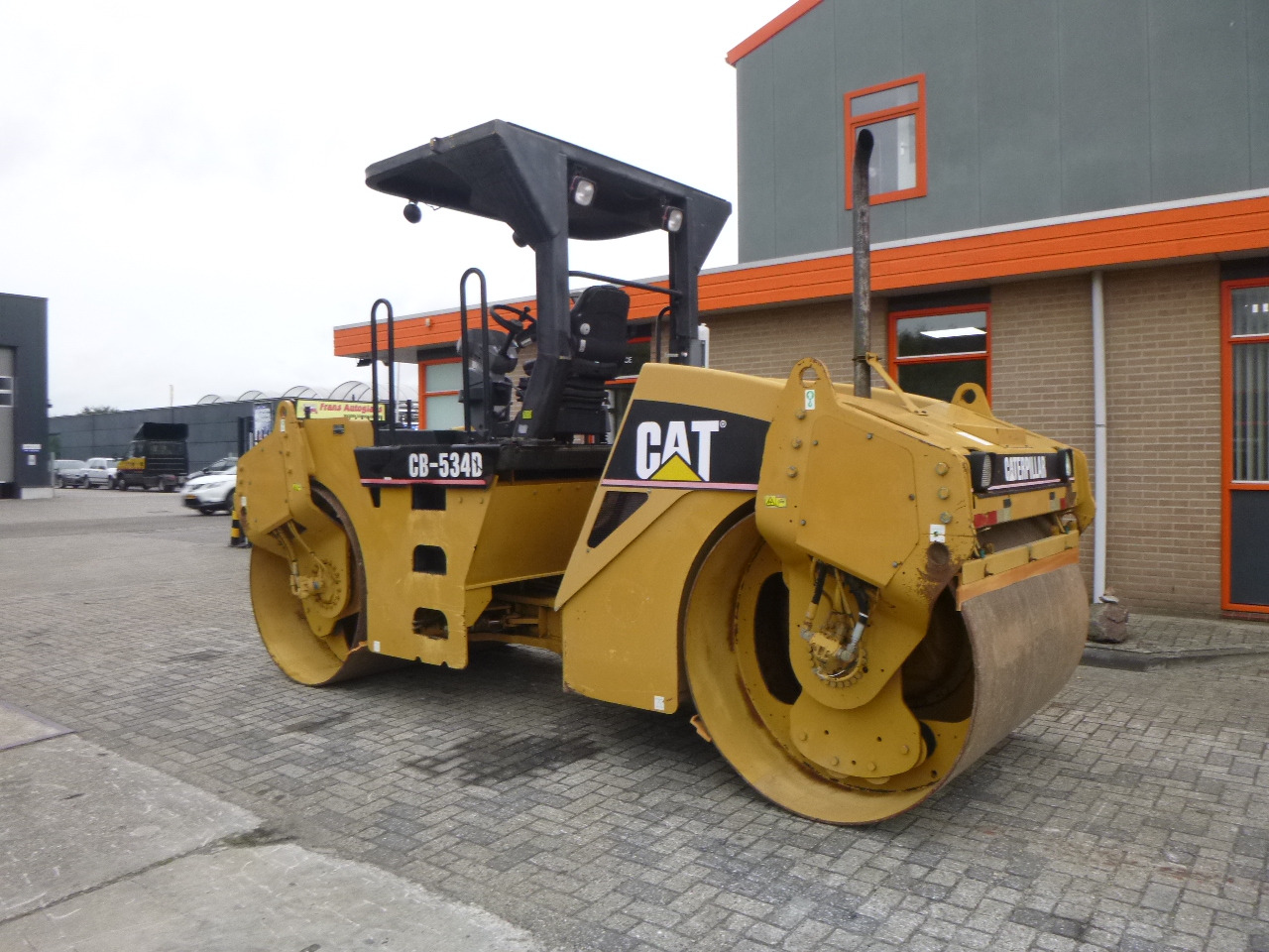 CATERPILLAR CB-534D - Road roller: picture 2 CATERPILLAR CB-534D - Road roller: picture 2