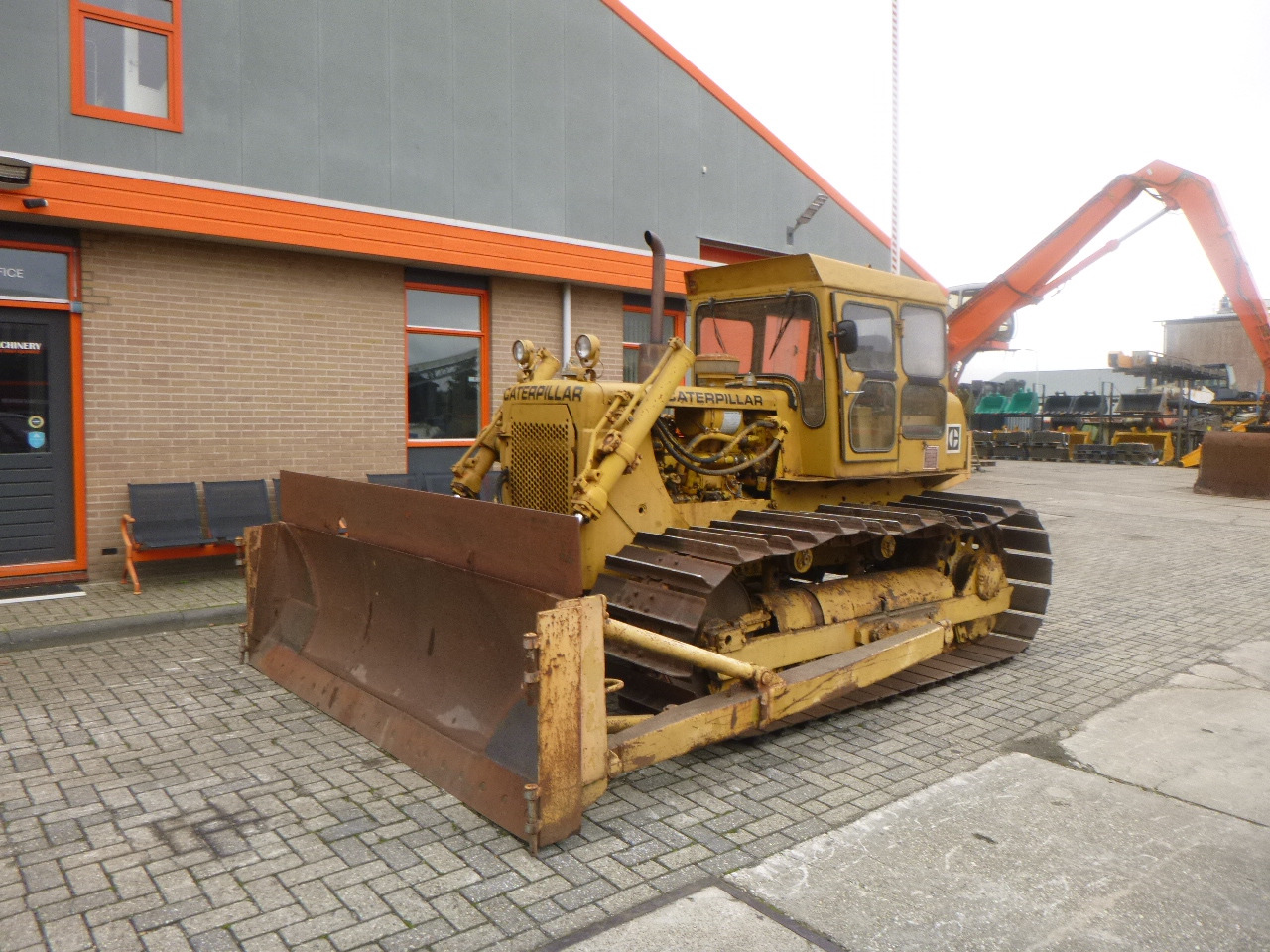 CATERPILLAR D4D LGP - Bulldozer: picture 1 CATERPILLAR D4D LGP - Bulldozer: picture 1