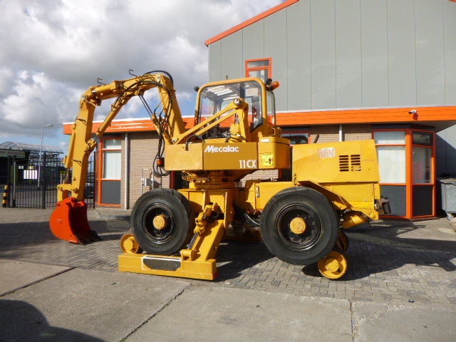 MECALAC MECALAC 11 CX MEWP ROAD RAIL DIVISION - Wheel excavator: picture 5 MECALAC MECALAC 11 CX MEWP ROAD RAIL DIVISION - Wheel excavator: picture 5