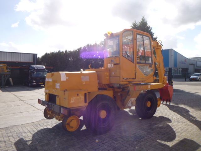 MECALAC MECALAC 11 CX MEWP ROAD RAIL DIVISION - Wheel excavator: picture 4 MECALAC MECALAC 11 CX MEWP ROAD RAIL DIVISION - Wheel excavator: picture 4