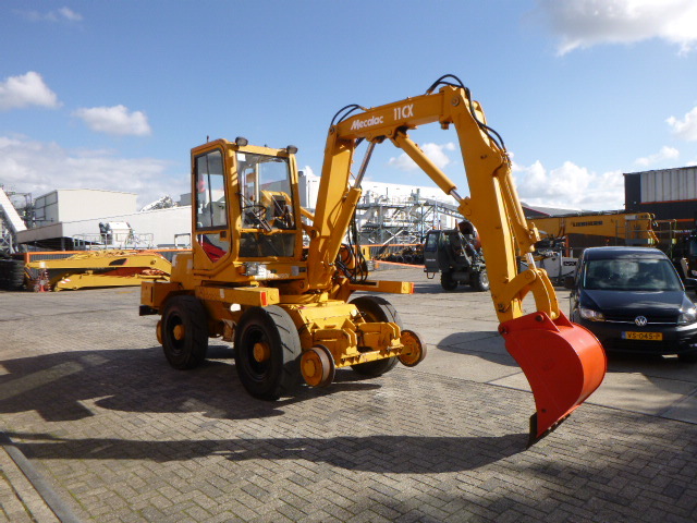 MECALAC MECALAC 11 CX MEWP ROAD RAIL DIVISION - Wheel excavator: picture 3 MECALAC MECALAC 11 CX MEWP ROAD RAIL DIVISION - Wheel excavator: picture 3