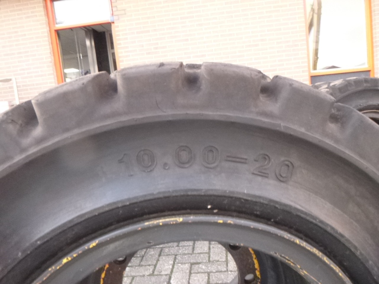 Wheel and tire package for Wheel excavator SOLIDEAL 10.00 x 20 SOLID: picture 12 Wheel and tire package for Wheel excavator SOLIDEAL 10.00 x 20 SOLID: picture 12