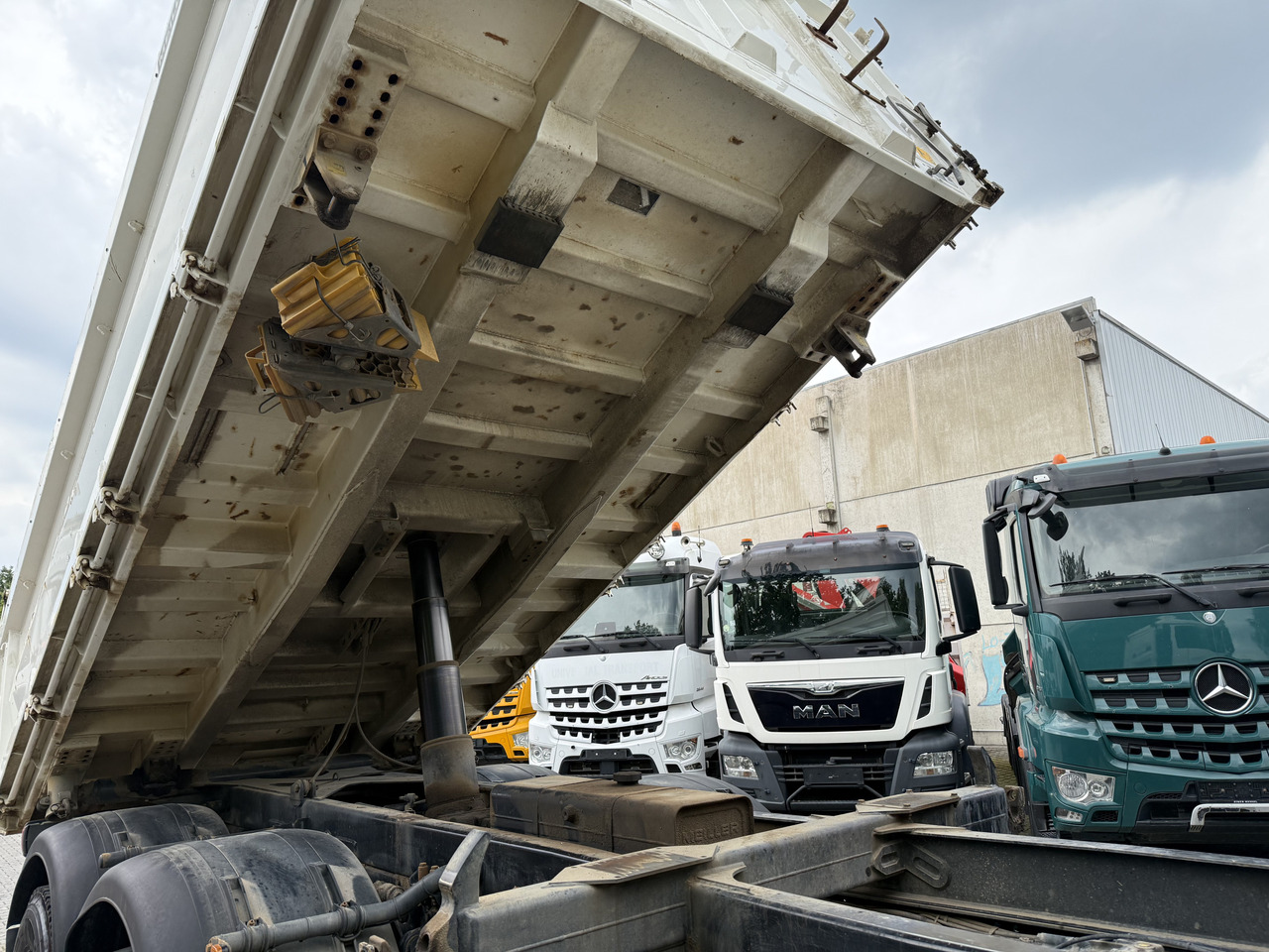 Tipper MAN TGS 26.400 6X6 BB Meiller: picture 14