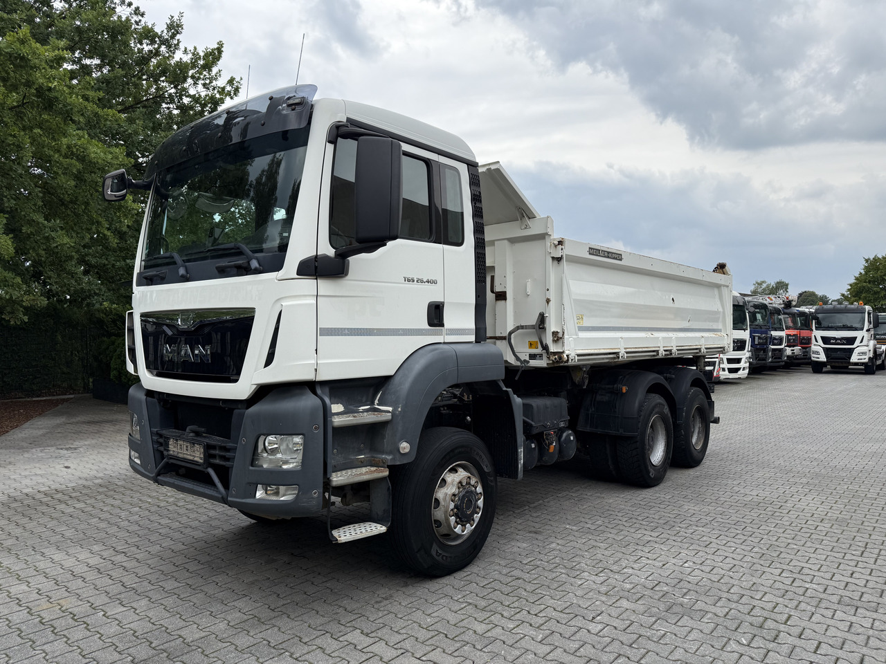 Tipper MAN TGS 26.400 6X6 BB Meiller: picture 9