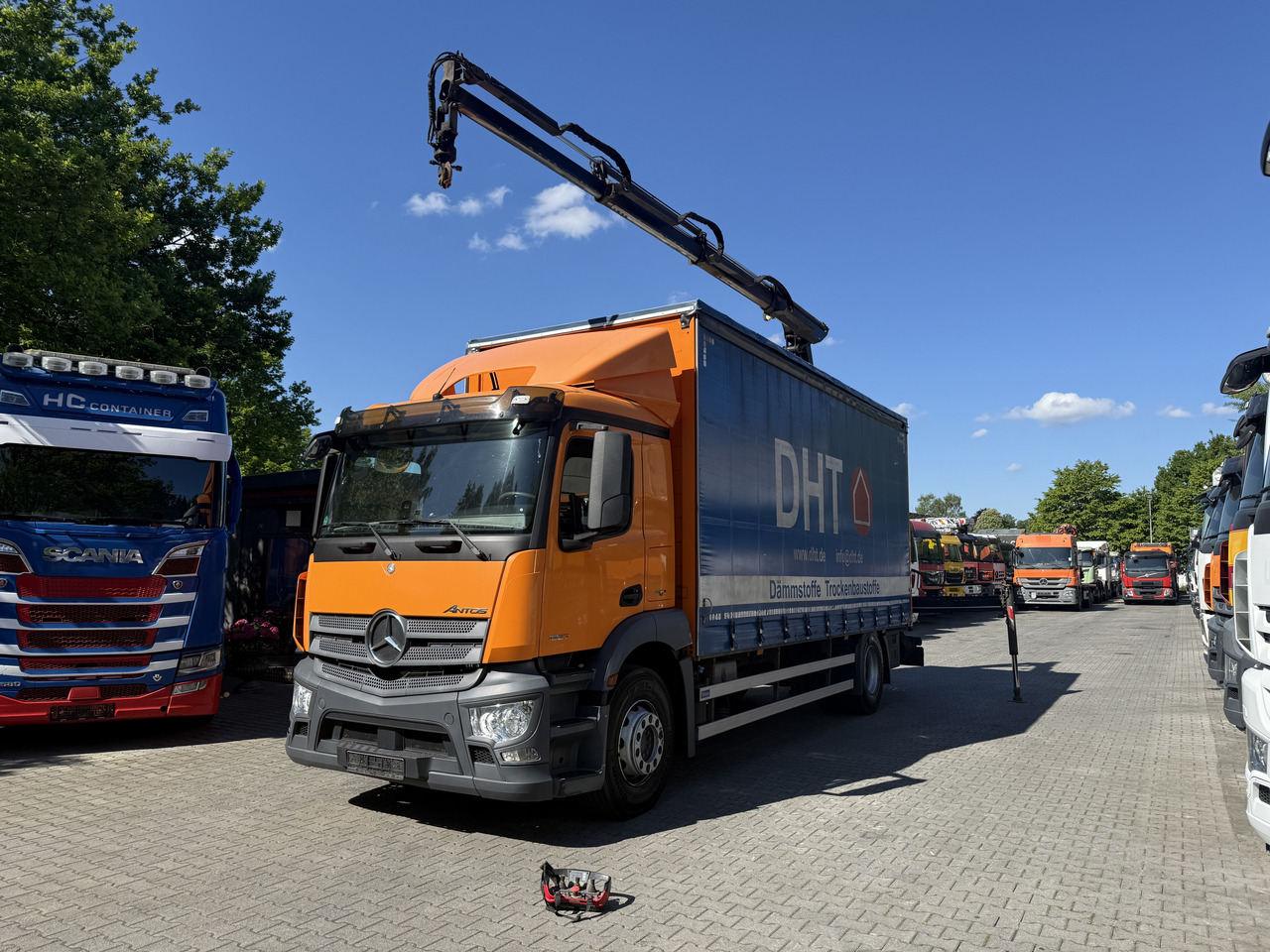 Mercedes-Benz Actros 1827 Kran Palfinger PK 9002 - Crane truck, Curtain side truck: picture 1 Mercedes-Benz Actros 1827 Kran Palfinger PK 9002 - Crane truck, Curtain side truck: picture 1