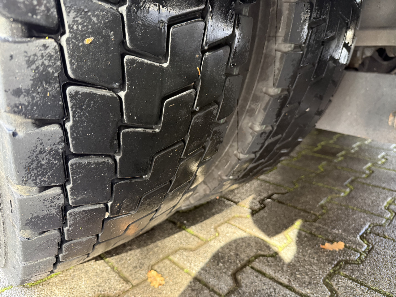 Mercedes-Benz Actros 2535 6X2 HMF 2420 bis 25 Meter - Crane truck, Dropside/ Flatbed truck: picture 3 Mercedes-Benz Actros 2535 6X2 HMF 2420 bis 25 Meter - Crane truck, Dropside/ Flatbed truck: picture 3