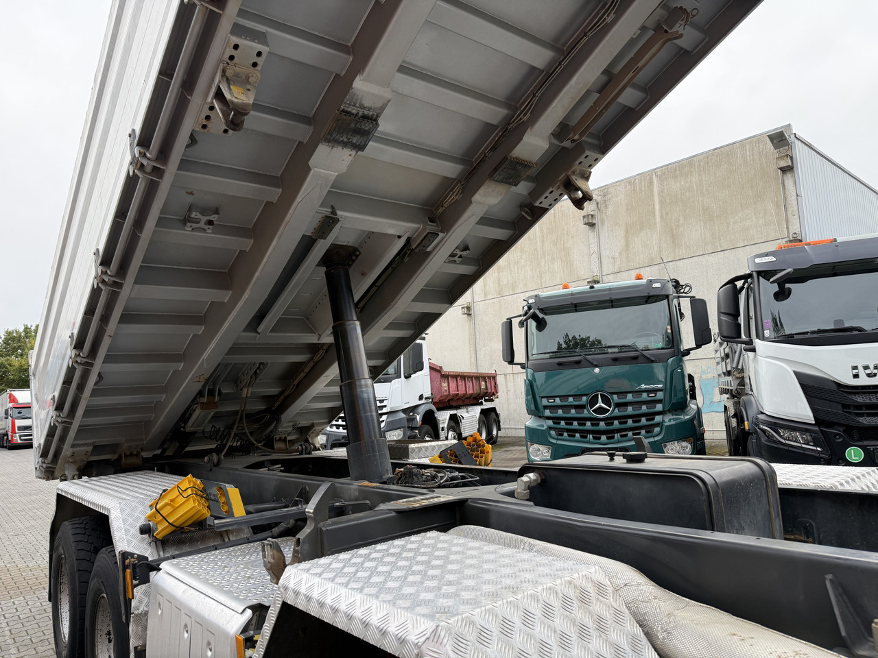 Mercedes-Benz Arocs 3246K 8X4 Meiller - Tipper: picture 2 Mercedes-Benz Arocs 3246K 8X4 Meiller - Tipper: picture 2