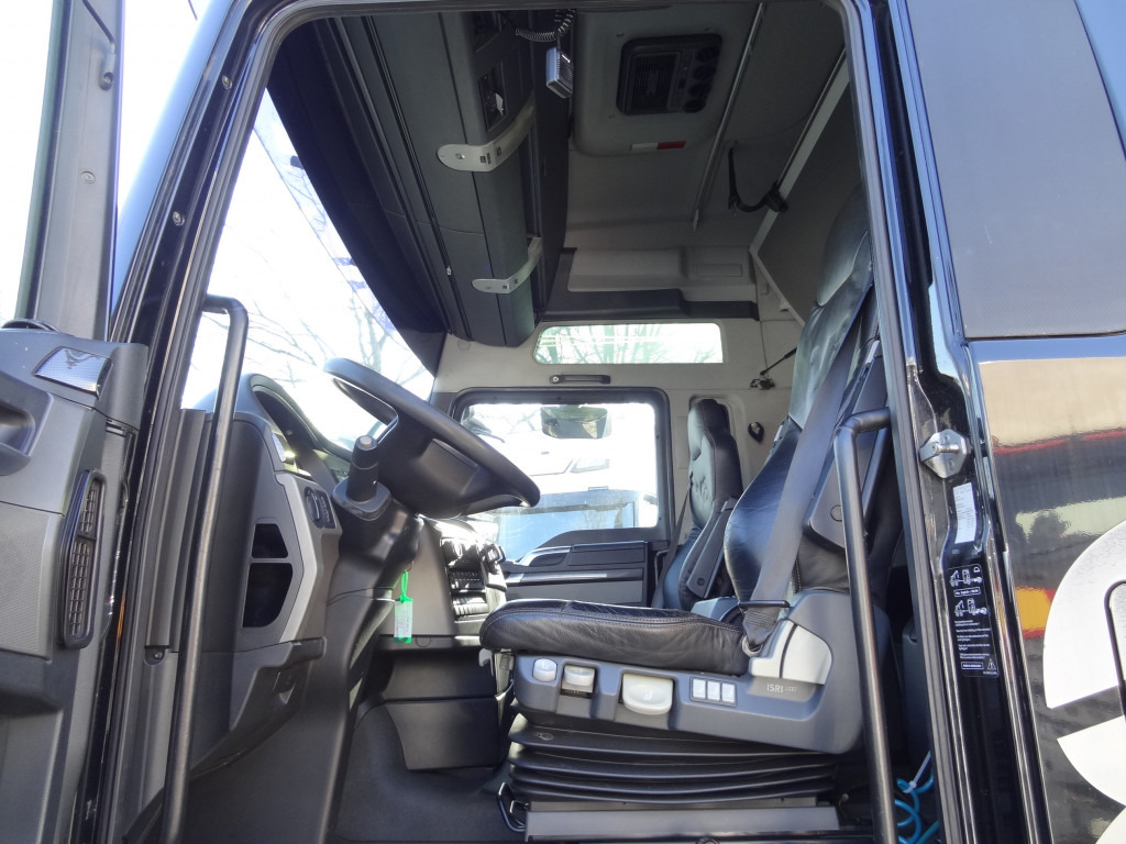 MAN TGX 18.680 V8 - Tractor unit: picture 3 MAN TGX 18.680 V8 - Tractor unit: picture 3