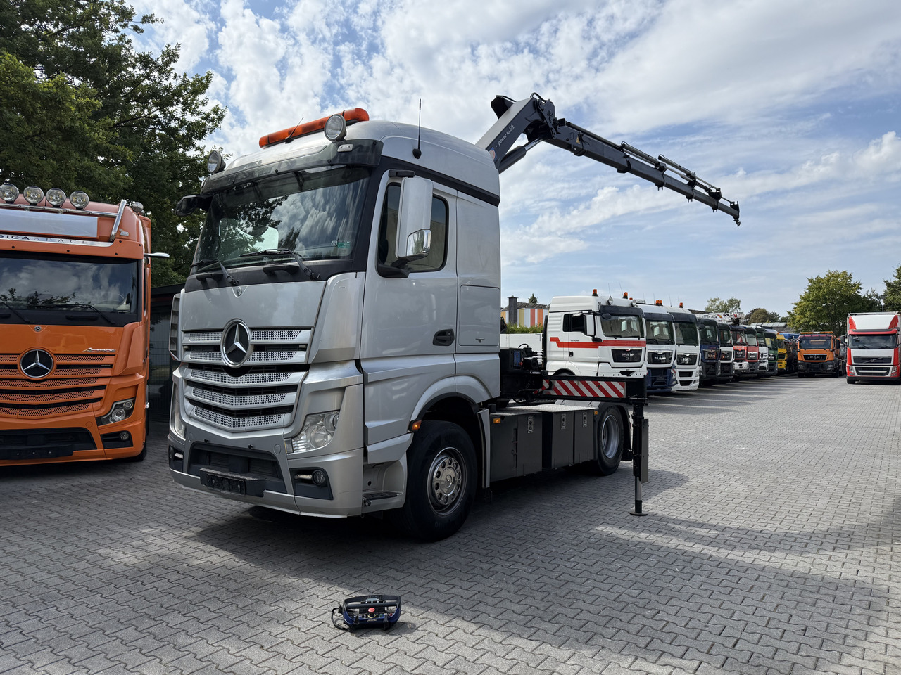 Tractor unit Mercedes-Benz Actros 1842LS Kran HMF 2020 bis 18 Meter: picture 14