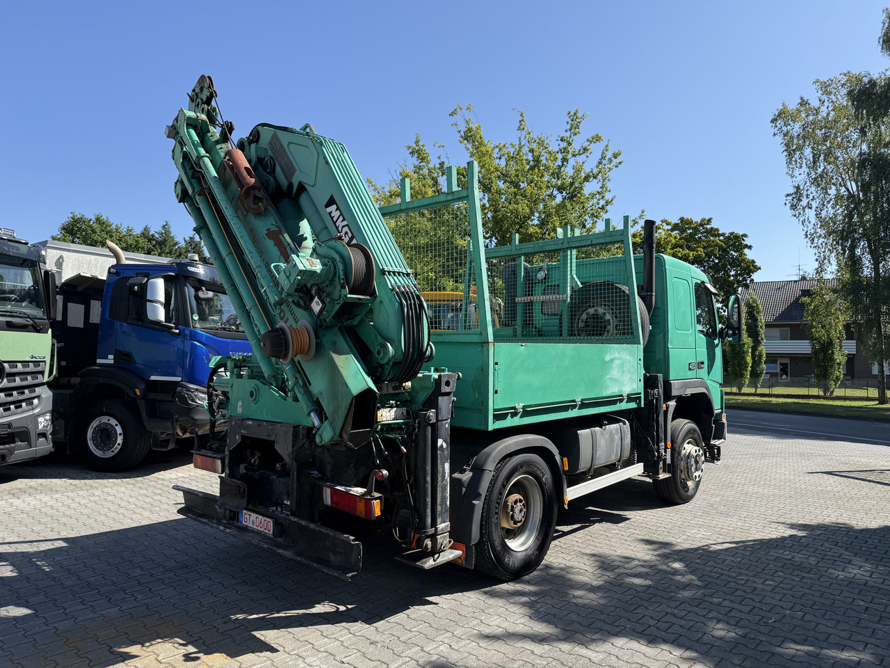 Dropside/ Flatbed truck, Crane truck Volvo FM12 420 4X4 Kran MKG 300 bis 24 Meter: picture 11
