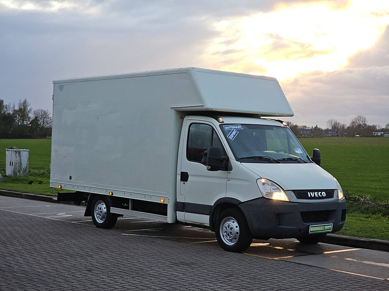 Iveco Daily 35 S 12 - Closed box van: picture 5 Iveco Daily 35 S 12 - Closed box van: picture 5