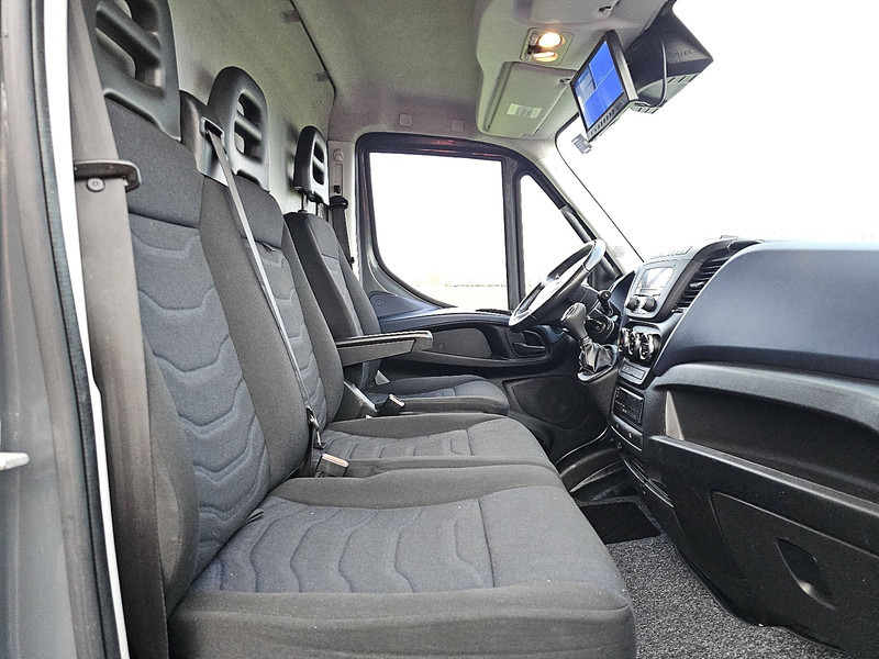 Panel van Iveco Daily 35 S 18 3.0 AUT. L2H2: picture 7