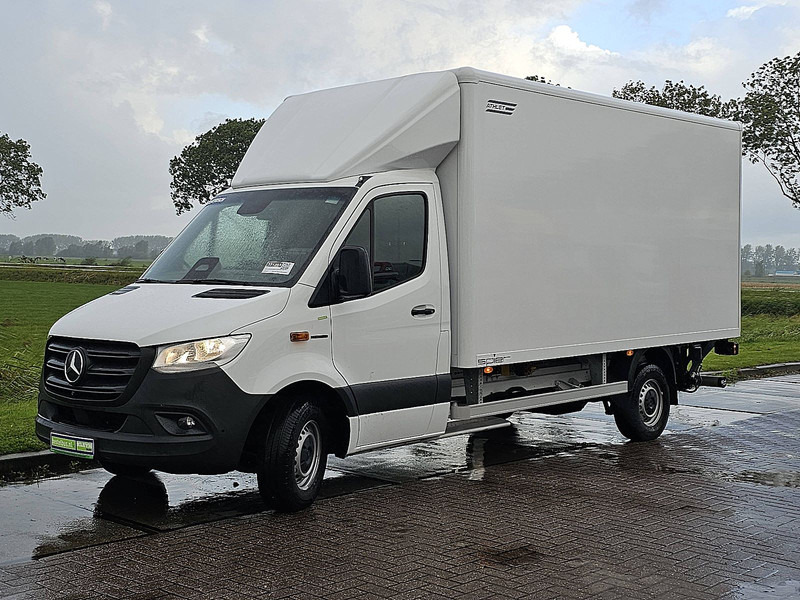 Mercedes-Benz eSprinter Bakwagen Laadklep! - Closed box van, Electric van: picture 2 Mercedes-Benz eSprinter Bakwagen Laadklep! - Closed box van, Electric van: picture 2