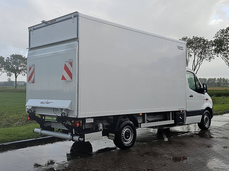 Mercedes-Benz eSprinter Bakwagen Laadklep! - Closed box van, Electric van: picture 3 Mercedes-Benz eSprinter Bakwagen Laadklep! - Closed box van, Electric van: picture 3