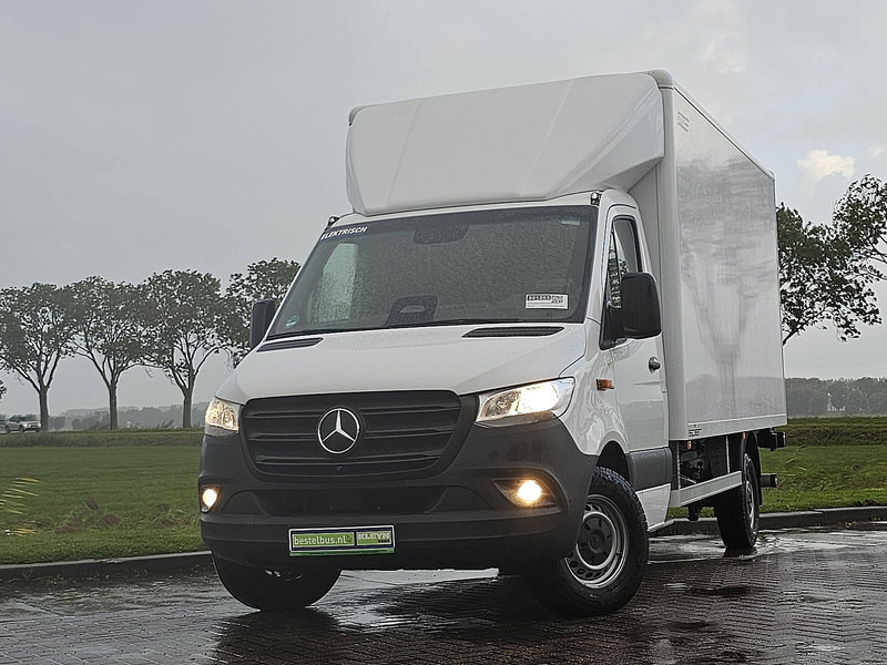 Mercedes-Benz eSprinter Bakwagen Laadklep! - Closed box van, Electric van: picture 1 Mercedes-Benz eSprinter Bakwagen Laadklep! - Closed box van, Electric van: picture 1