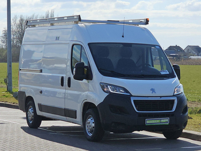 Peugeot Boxer 2.2 BHDI 120 L2H2 - Small van: picture 5 Peugeot Boxer 2.2 BHDI 120 L2H2 - Small van: picture 5