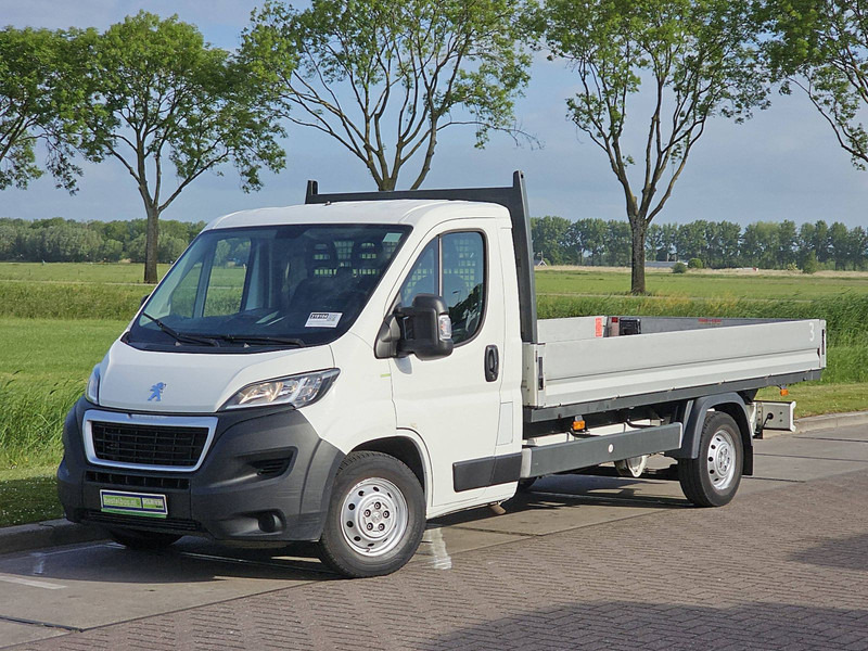 Peugeot Boxer 335 - Open body delivery van: picture 2 Peugeot Boxer 335 - Open body delivery van: picture 2
