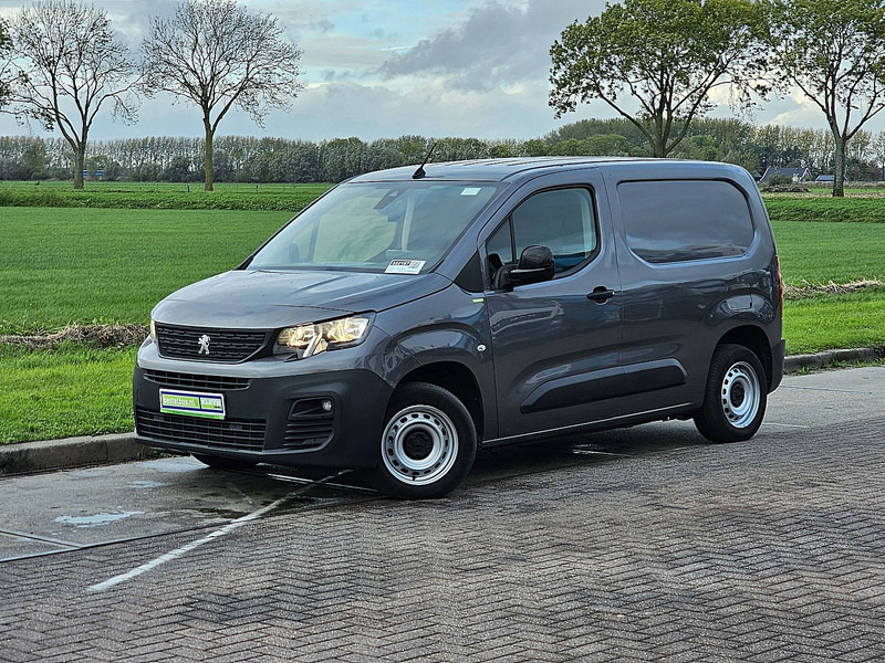 Peugeot Partner  1.5 BHDI 102 - Closed box van: picture 2 Peugeot Partner  1.5 BHDI 102 - Closed box van: picture 2