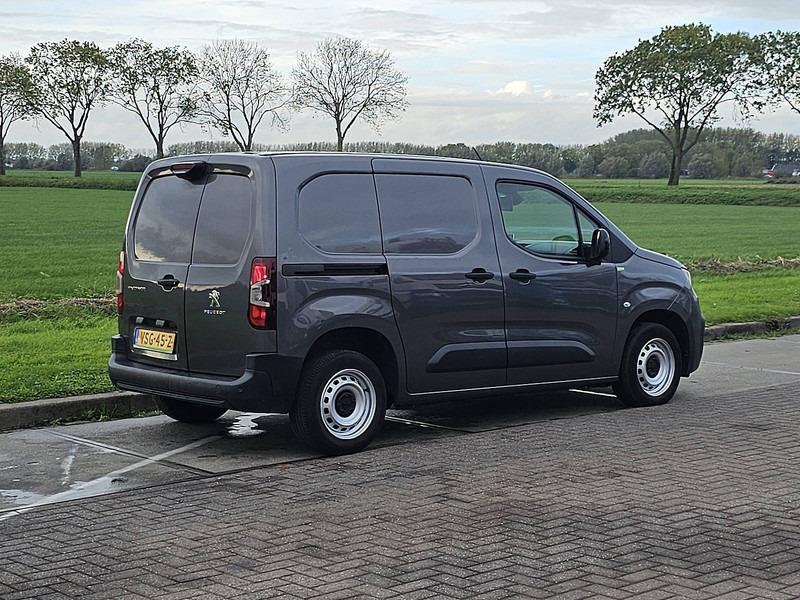 Peugeot Partner  1.5 BHDI 102 - Closed box van: picture 3 Peugeot Partner  1.5 BHDI 102 - Closed box van: picture 3