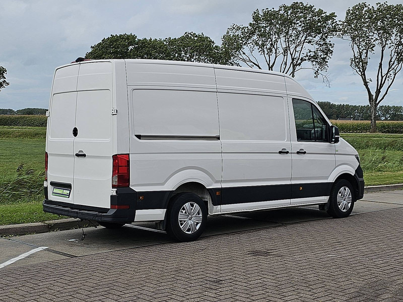Volkswagen Crafter 2.0 TDI L3H3 - Panel van: picture 3 Volkswagen Crafter 2.0 TDI L3H3 - Panel van: picture 3