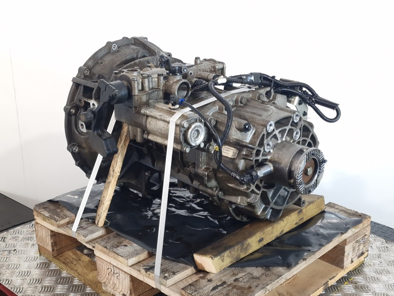 ZF Ecolite 6S800TO Renault Spec Gearbox - Gearbox: picture 4 ZF Ecolite 6S800TO Renault Spec Gearbox - Gearbox: picture 4