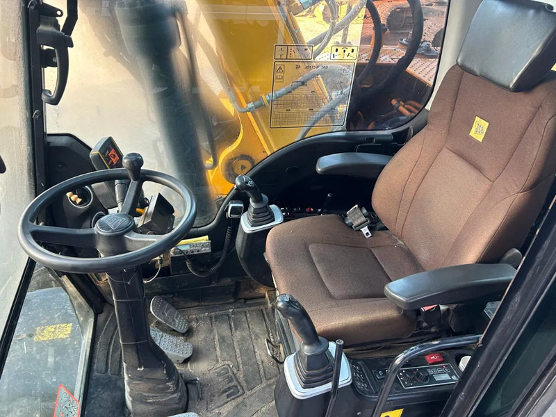 Wheel excavator JCB JS175W: picture 6