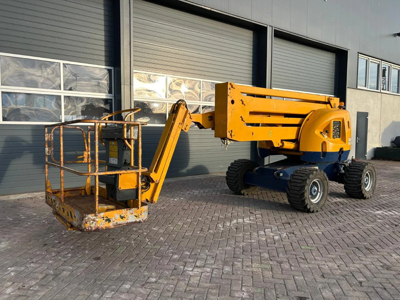 JLG 450AJ - Articulated boom lift: picture 1 JLG 450AJ - Articulated boom lift: picture 1