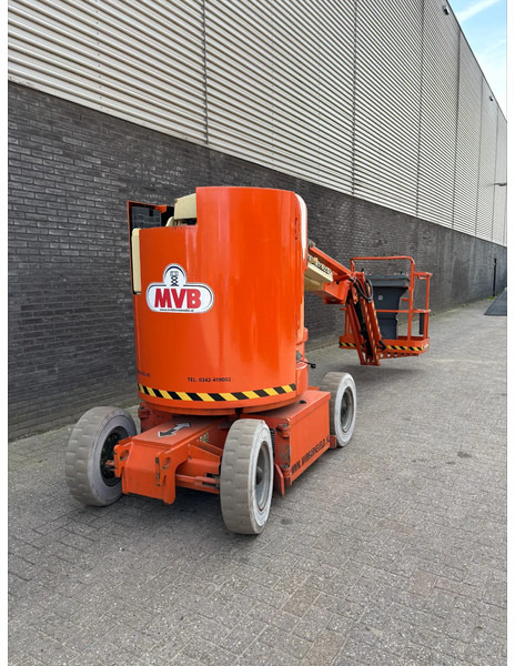 JLG E300AJP - Articulated boom lift: picture 3 JLG E300AJP - Articulated boom lift: picture 3