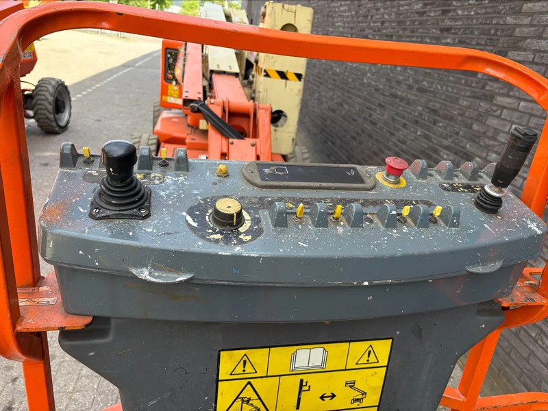JLG E450AJ - Articulated boom lift: picture 4 JLG E450AJ - Articulated boom lift: picture 4