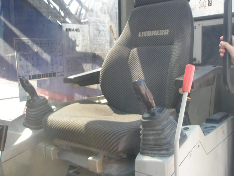 Crawler excavator Liebherr R944B HDV: picture 7 Crawler excavator Liebherr R944B HDV: picture 7