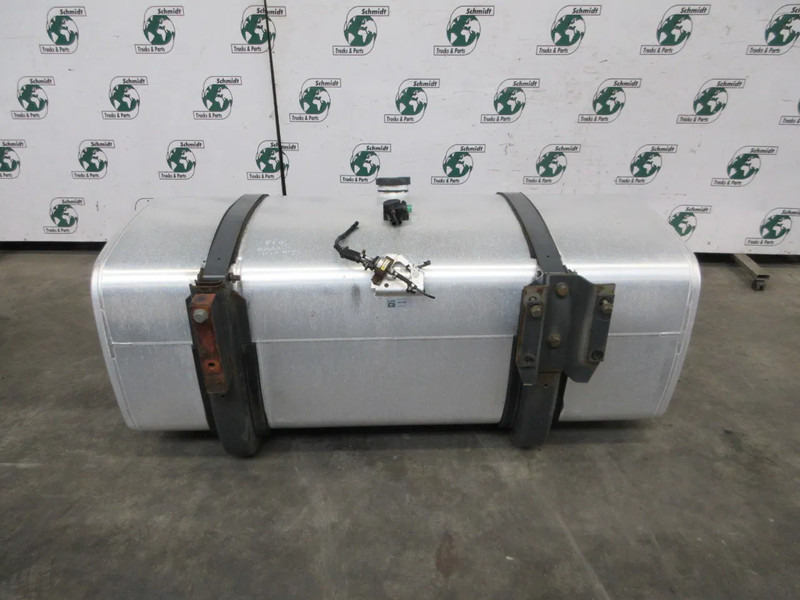 DAF 1681826 DIESEL TANK 620 LITER DAF CF XF EURO 6 - Fuel tank for Truck: picture 3 DAF 1681826 DIESEL TANK 620 LITER DAF CF XF EURO 6 - Fuel tank for Truck: picture 3