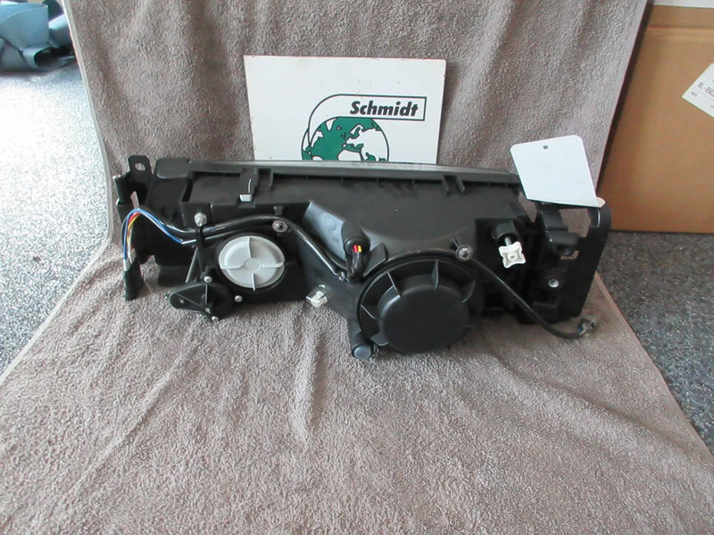 Iveco 500340408 KOPLAMP IVECO EUROTECH MODEL EURO 2 NIEUWE !! LINKS - Headlight for Truck: picture 3 Iveco 500340408 KOPLAMP IVECO EUROTECH MODEL EURO 2 NIEUWE !! LINKS - Headlight for Truck: picture 3