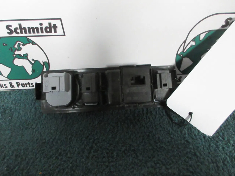 MAN 81.62630-5117 RAAMMODULEN LINKS MAN TGM 18.250 EURO 6 MODEL 2024 - Electrical system for Truck: picture 2 MAN 81.62630-5117 RAAMMODULEN LINKS MAN TGM 18.250 EURO 6 MODEL 2024 - Electrical system for Truck: picture 2