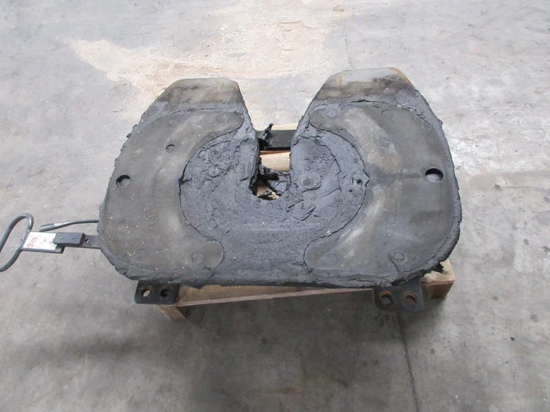 Mercedes-Benz 1845 A 000 315 06 09 SAF HOLLAND SCHOTEL BENZ 1845 MP4 // MP5 EURO 6 - Fifth wheel coupling for Truck: picture 3 Mercedes-Benz 1845 A 000 315 06 09 SAF HOLLAND SCHOTEL BENZ 1845 MP4 // MP5 EURO 6 - Fifth wheel coupling for Truck: picture 3