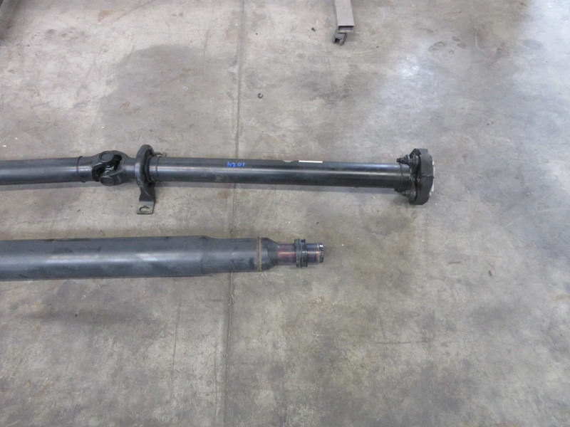 Mercedes-Benz A 906 900 01 03 // A 002 990 68 03 // A 907 410 67 00 // A 907 410 51 01 AANDRIJFAS - Drive shaft for Truck: picture 3 Mercedes-Benz A 906 900 01 03 // A 002 990 68 03 // A 907 410 67 00 // A 907 410 51 01 AANDRIJFAS - Drive shaft for Truck: picture 3