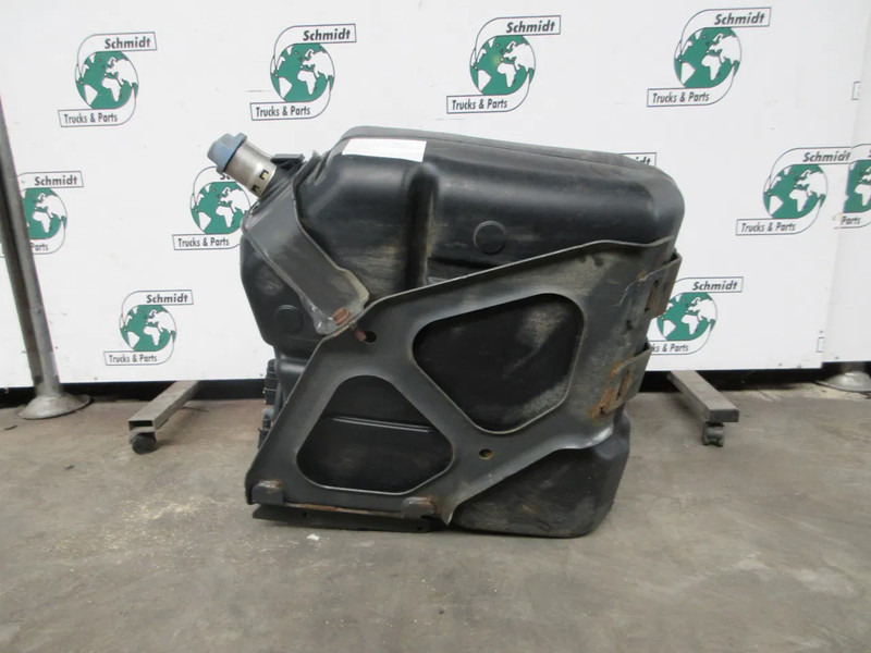 Fuel tank for Truck Mercedes-Benz A 960 470 15 15 AD BLUE TANK MERCEDES BENZ MP 4 EURO 6: picture 8