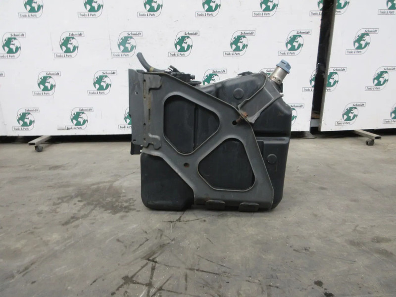 Mercedes-Benz A 960 470 40 15 // A 960 470 27 15 // A 960 470 28 15 AD BLUE TANK MERCEDES MP4 - Fuel tank for Truck: picture 3 Mercedes-Benz A 960 470 40 15 // A 960 470 27 15 // A 960 470 28 15 AD BLUE TANK MERCEDES MP4 - Fuel tank for Truck: picture 3