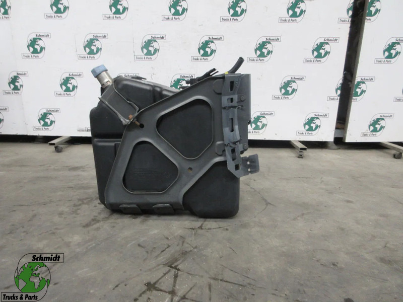 Mercedes-Benz A 960 470 40 15 // A 960 470 27 15 // A 960 470 28 15 AD BLUE TANK MERCEDES MP4 - Fuel tank for Truck: picture 1 Mercedes-Benz A 960 470 40 15 // A 960 470 27 15 // A 960 470 28 15 AD BLUE TANK MERCEDES MP4 - Fuel tank for Truck: picture 1