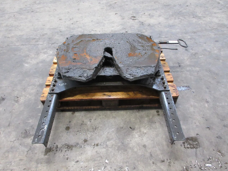 SAF G50-X D152.3 U20.0 SK-S 36.20 G50-X D152.3 U20.0 SK-S 36.20 VOLVO FH 460 EURO 6 MODEL 2021 - Fifth wheel coupling for Truck: picture 3 SAF G50-X D152.3 U20.0 SK-S 36.20 G50-X D152.3 U20.0 SK-S 36.20 VOLVO FH 460 EURO 6 MODEL 2021 - Fifth wheel coupling for Truck: picture 3