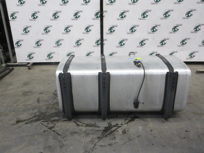 Scania 1871193 // 700 LITER INHOUD SCANIA P 410 NGS MODEL 2022 - Fuel tank for Truck: picture 3 Scania 1871193 // 700 LITER INHOUD SCANIA P 410 NGS MODEL 2022 - Fuel tank for Truck: picture 3