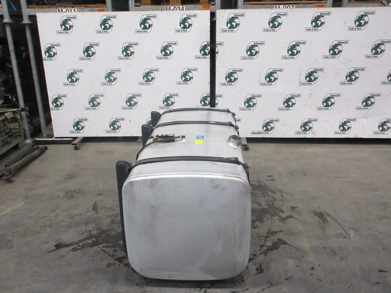 Scania 1871193 // 700 LITER INHOUD SCANIA P 410 NGS MODEL 2022 - Fuel tank for Truck: picture 4 Scania 1871193 // 700 LITER INHOUD SCANIA P 410 NGS MODEL 2022 - Fuel tank for Truck: picture 4