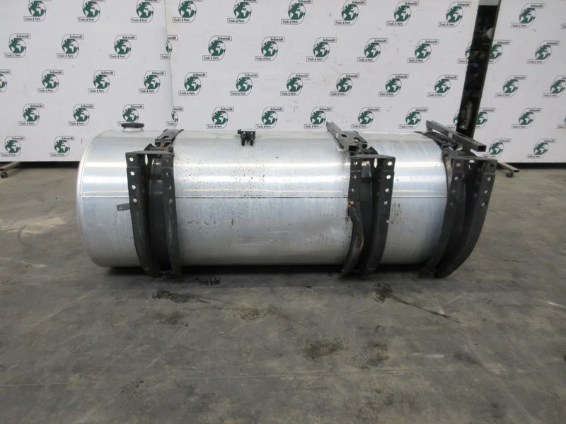 Volvo 21335730 DIESELTANK 750 LITER VOLVO FH 460 EURO 6 MODEL 2021 - Fuel tank for Truck: picture 3 Volvo 21335730 DIESELTANK 750 LITER VOLVO FH 460 EURO 6 MODEL 2021 - Fuel tank for Truck: picture 3