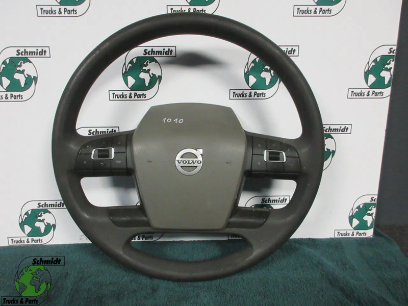 Volvo 82321333 // 84192839 STUURWIEL VOLVO FH 460 - Steering wheel for Truck: picture 1 Volvo 82321333 // 84192839 STUURWIEL VOLVO FH 460 - Steering wheel for Truck: picture 1