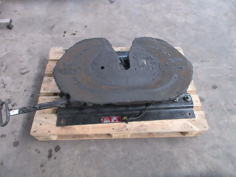 Jost D152 U 20 // M P 20 55R D152 U 20 // M P 20 55R MAN TGX 18.500 EURO 6 MODEL 2020 - Fifth wheel coupling for Truck: picture 3 Jost D152 U 20 // M P 20 55R D152 U 20 // M P 20 55R MAN TGX 18.500 EURO 6 MODEL 2020 - Fifth wheel coupling for Truck: picture 3